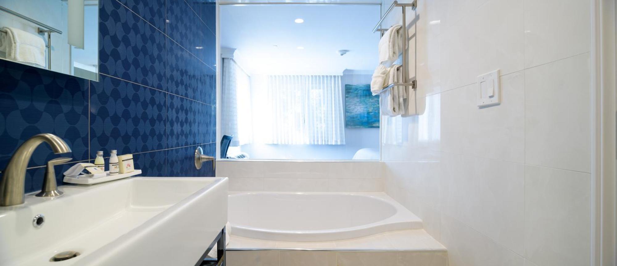 Woodcrest Cupertino 3*